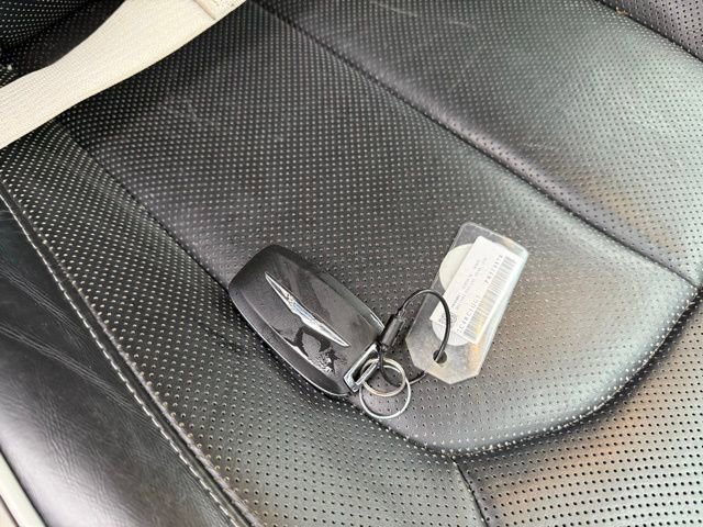 Used 2023 Chrysler Pacifica Limited FWD image 19