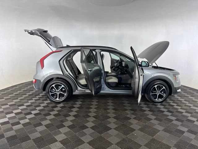 Certified 2025 Kia Niro EX FWD image 15