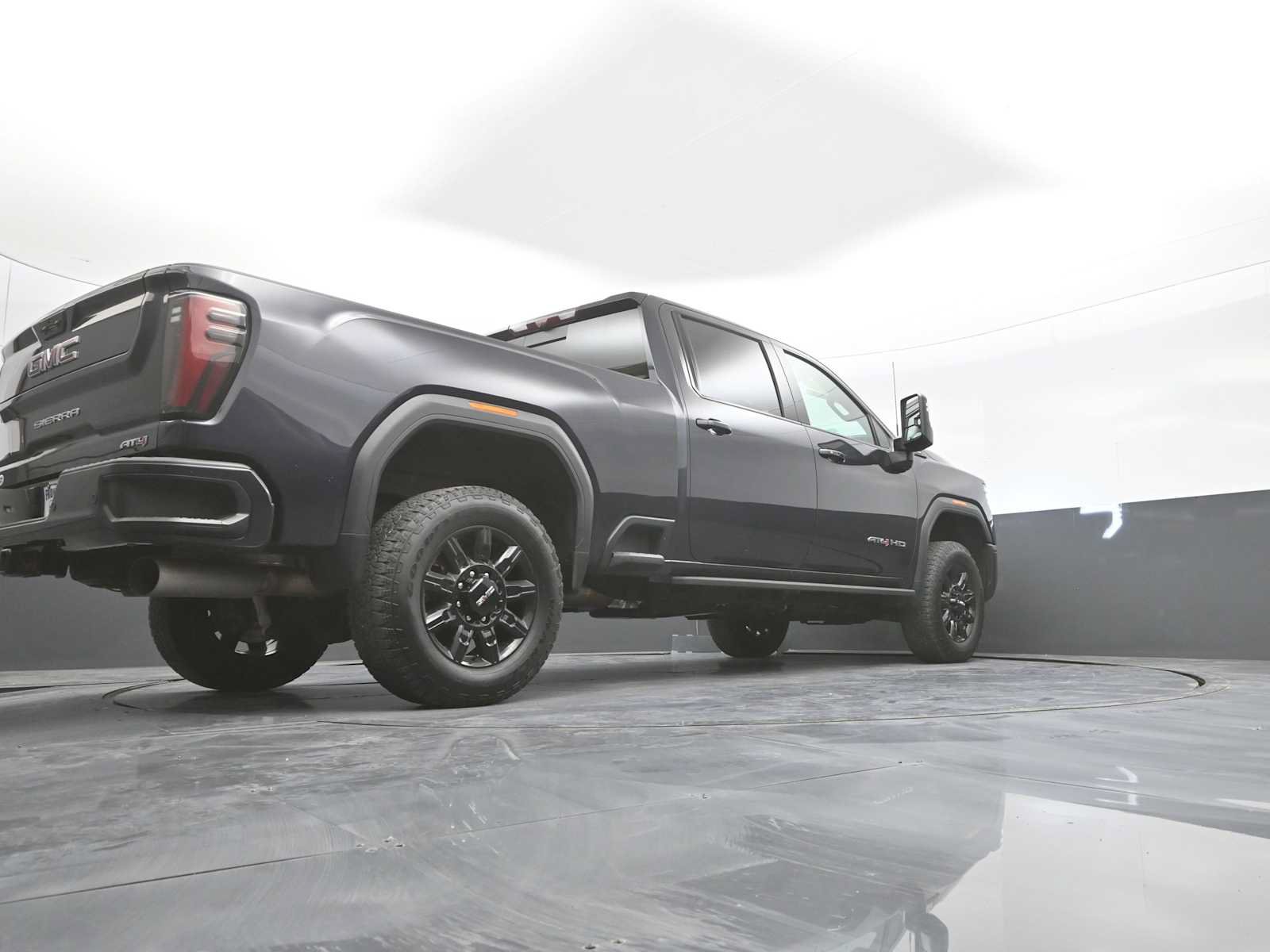 Used 2024 GMC Sierra 2500 AT4 w/ AT4 Premium Plus Package AWD/4WD image 42