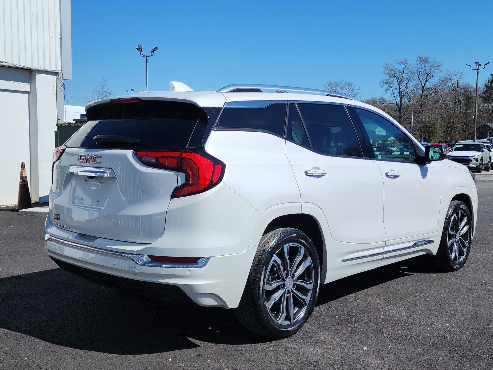 Used 2021 GMC Terrain Denali w/ Denali Premium Package image 5