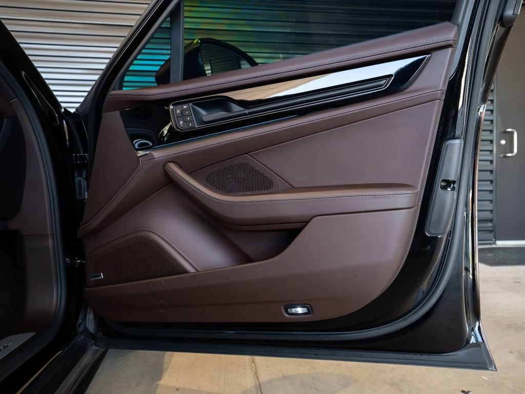 Certified 2024 Porsche Panamera image 27