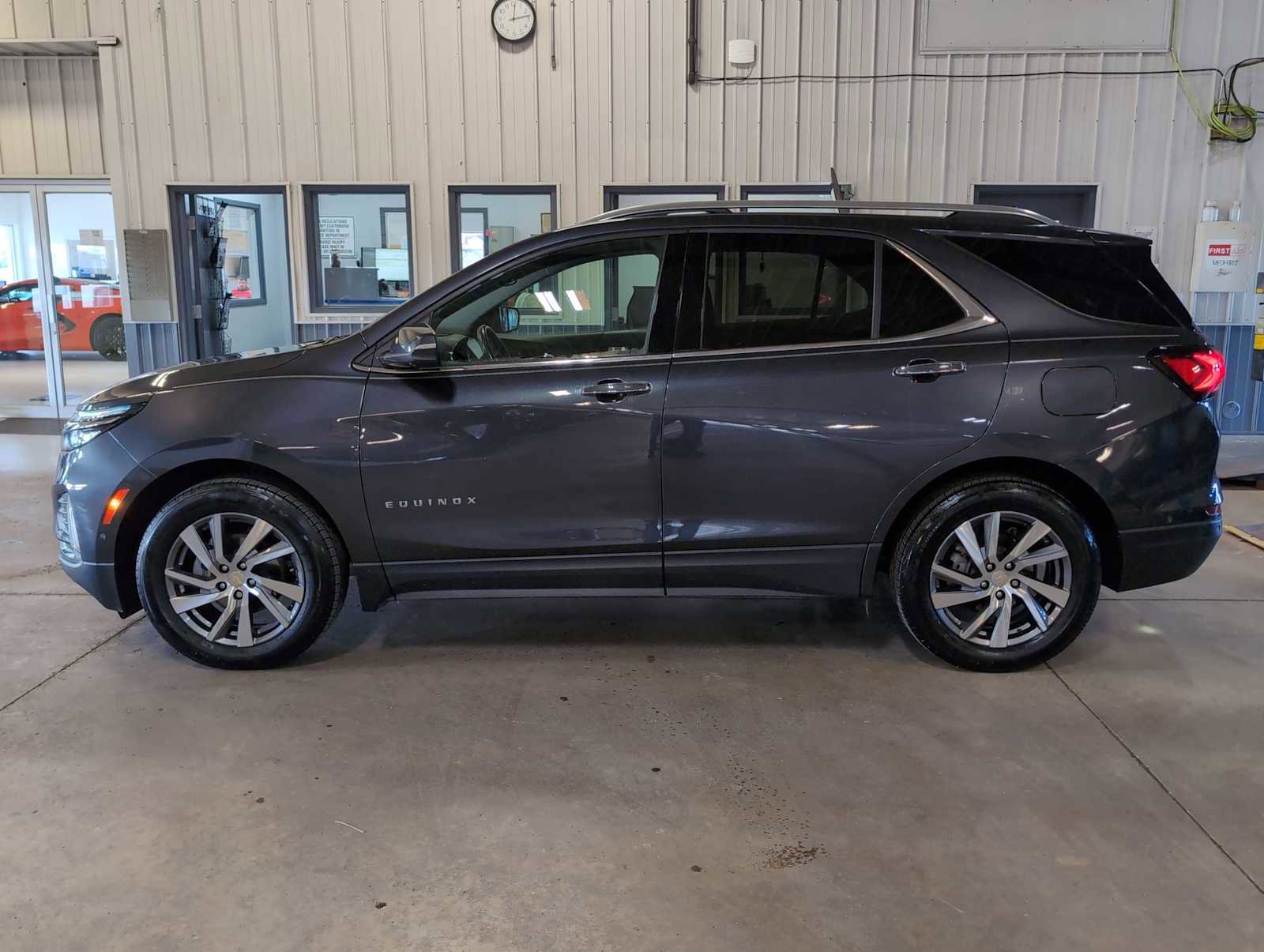 Used 2022 Chevrolet Equinox Premier image 10