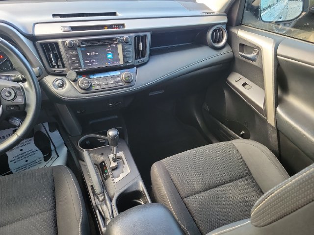 Used 2018 Toyota RAV4 XLE FWD image 16