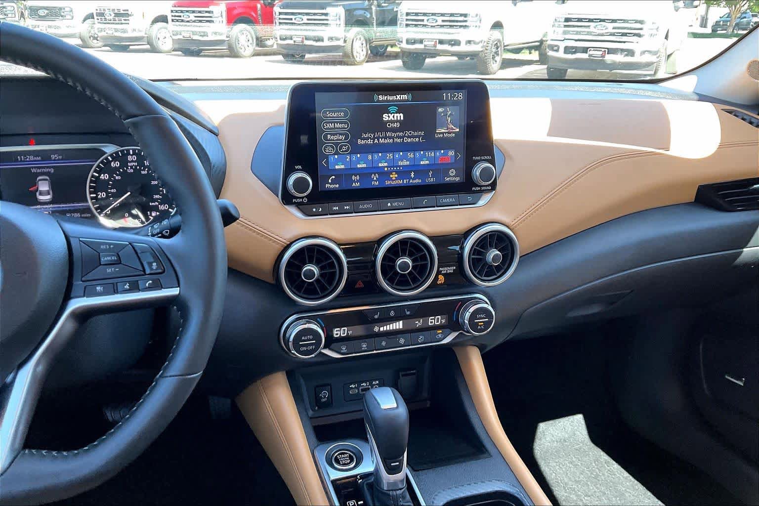 Used 2025 Nissan Sentra SV w/ SV Premium Package FWD image 7