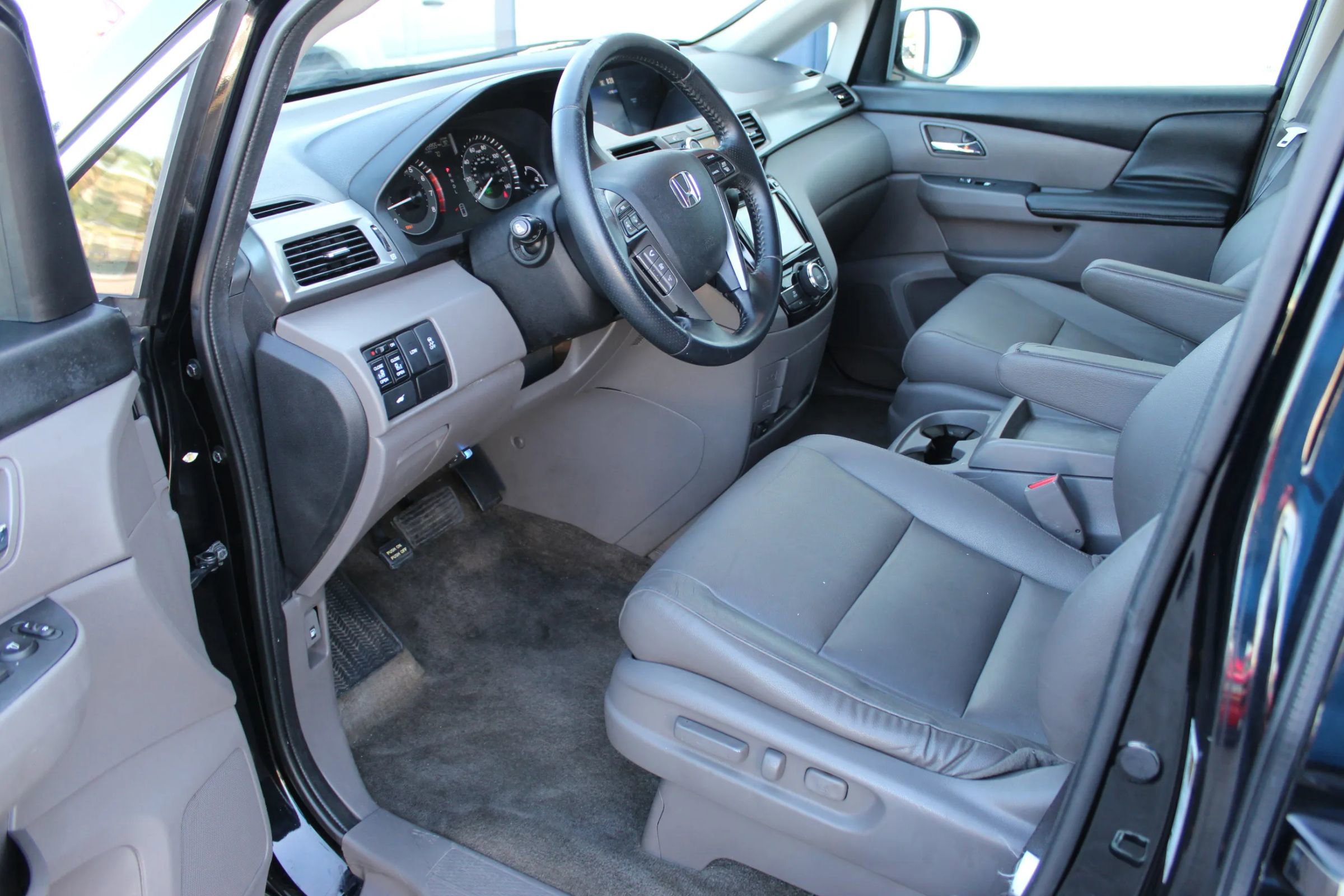 Used 2017 Honda Odyssey EX-L image 11