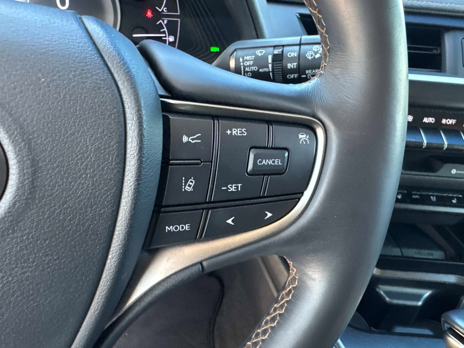 Used 2021 Lexus UX 250h w/ Premium Package image 30