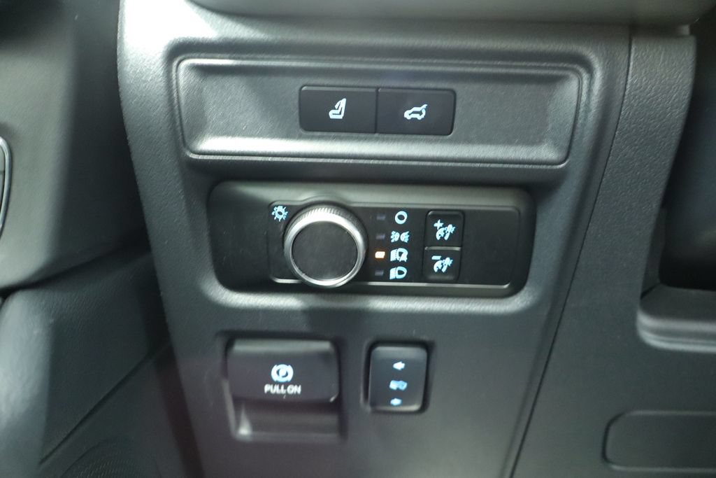Used 2024 Ford Expedition XLT AWD/4WD image 32