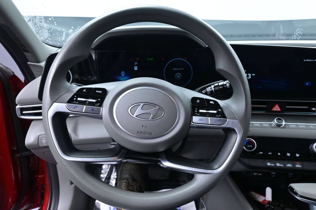 Used 2024 Hyundai Elantra SEL FWD image 30