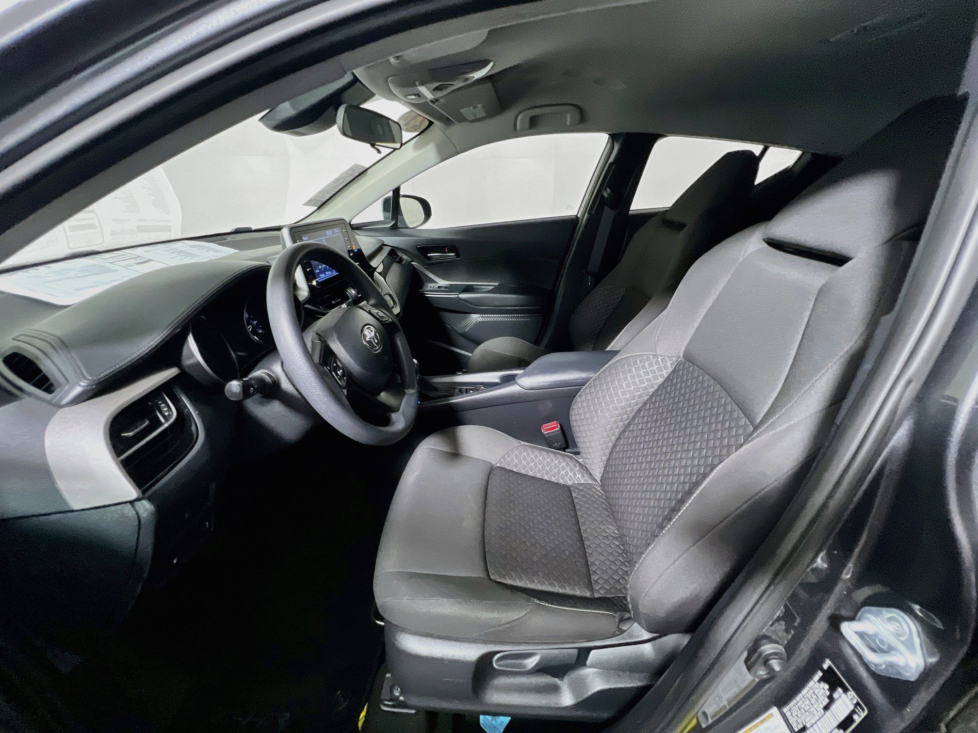 Used 2021 Toyota C-HR LE FWD image 14