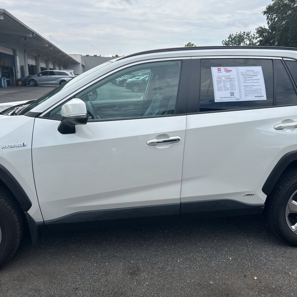 Certified 2020 Toyota RAV4 Limited w/ Limited Grade Weather Package AWD/4WD image 2