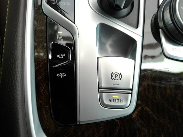 Used 2022 BMW 740i RWD image 48