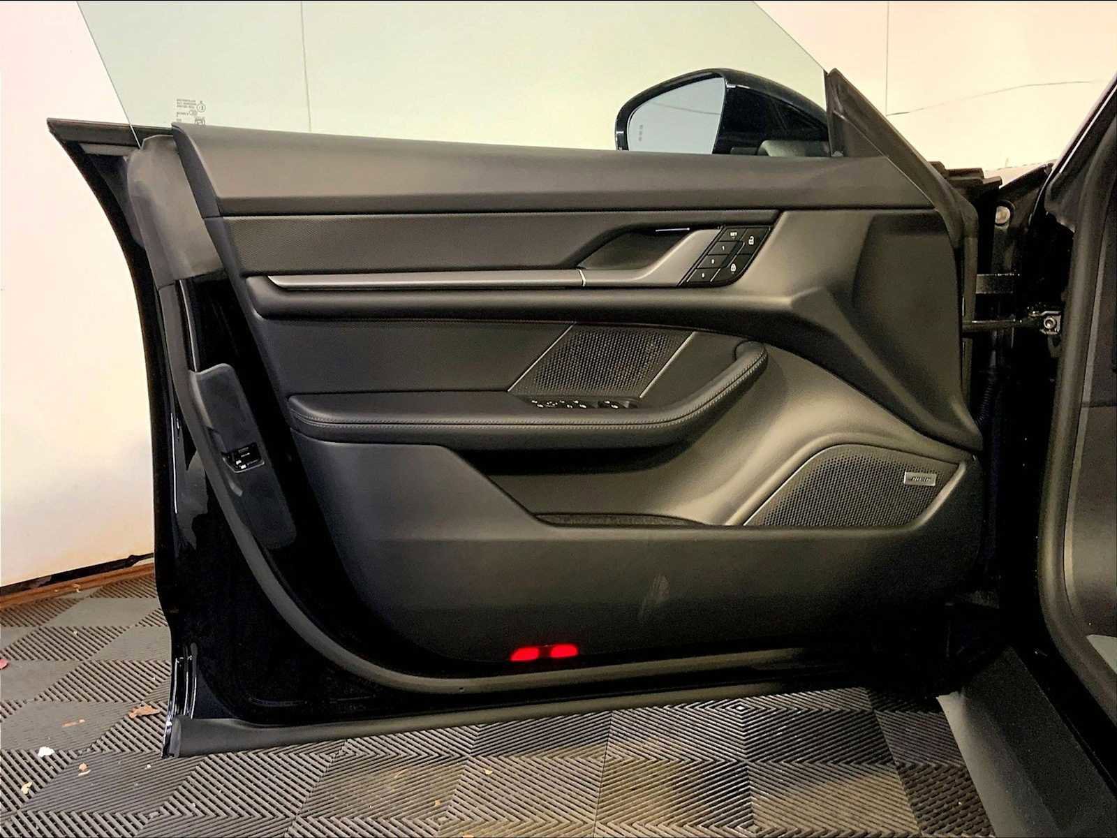 New 2026 Porsche Taycan image 20