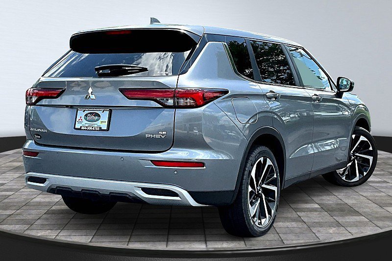 Used 2023 Mitsubishi Outlander SE image 4