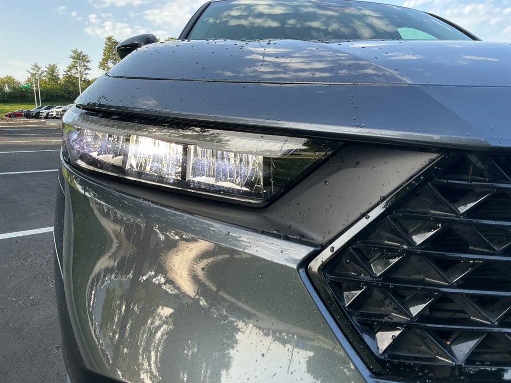Used 2025 Honda Accord SE image 19