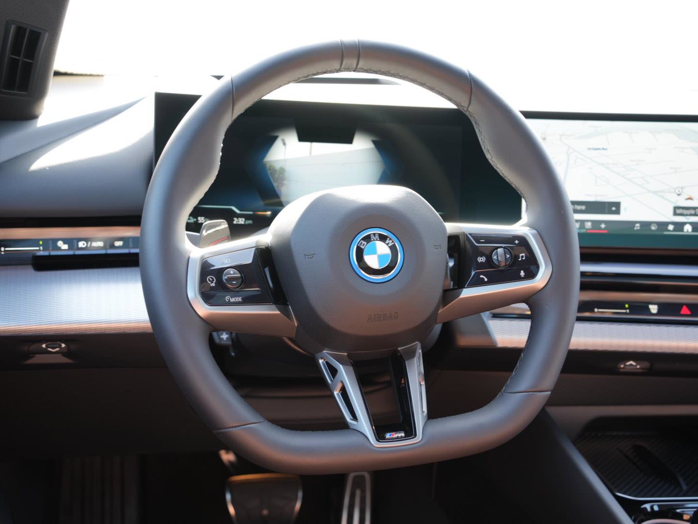 Used 2025 BMW i5 xDrive40 image 8