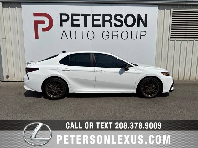 Used 2023 Toyota Camry SE FWD image 3
