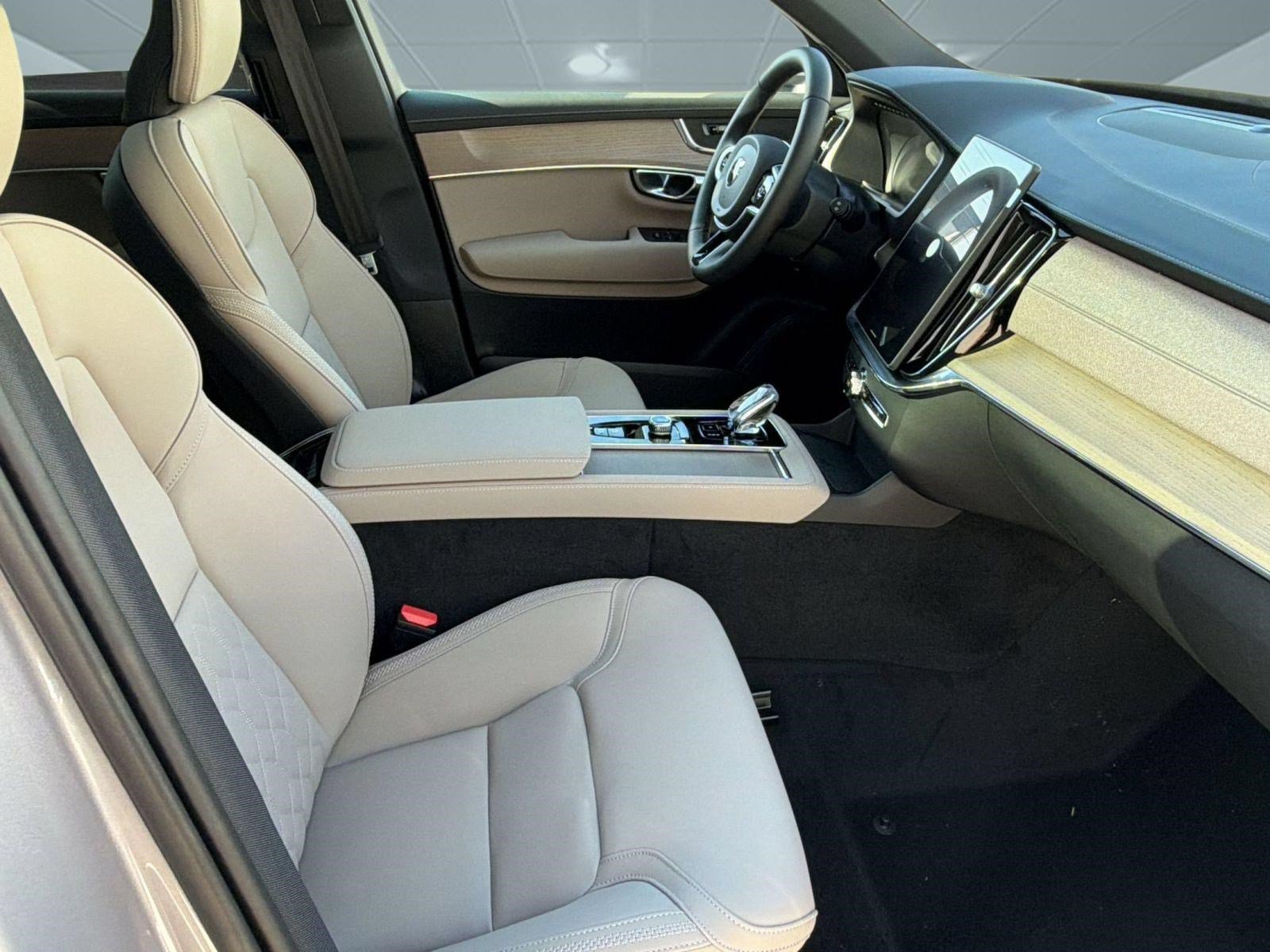 New 2026 Volvo XC90 B6 Plus w/ Protection Package AWD/4WD image 24