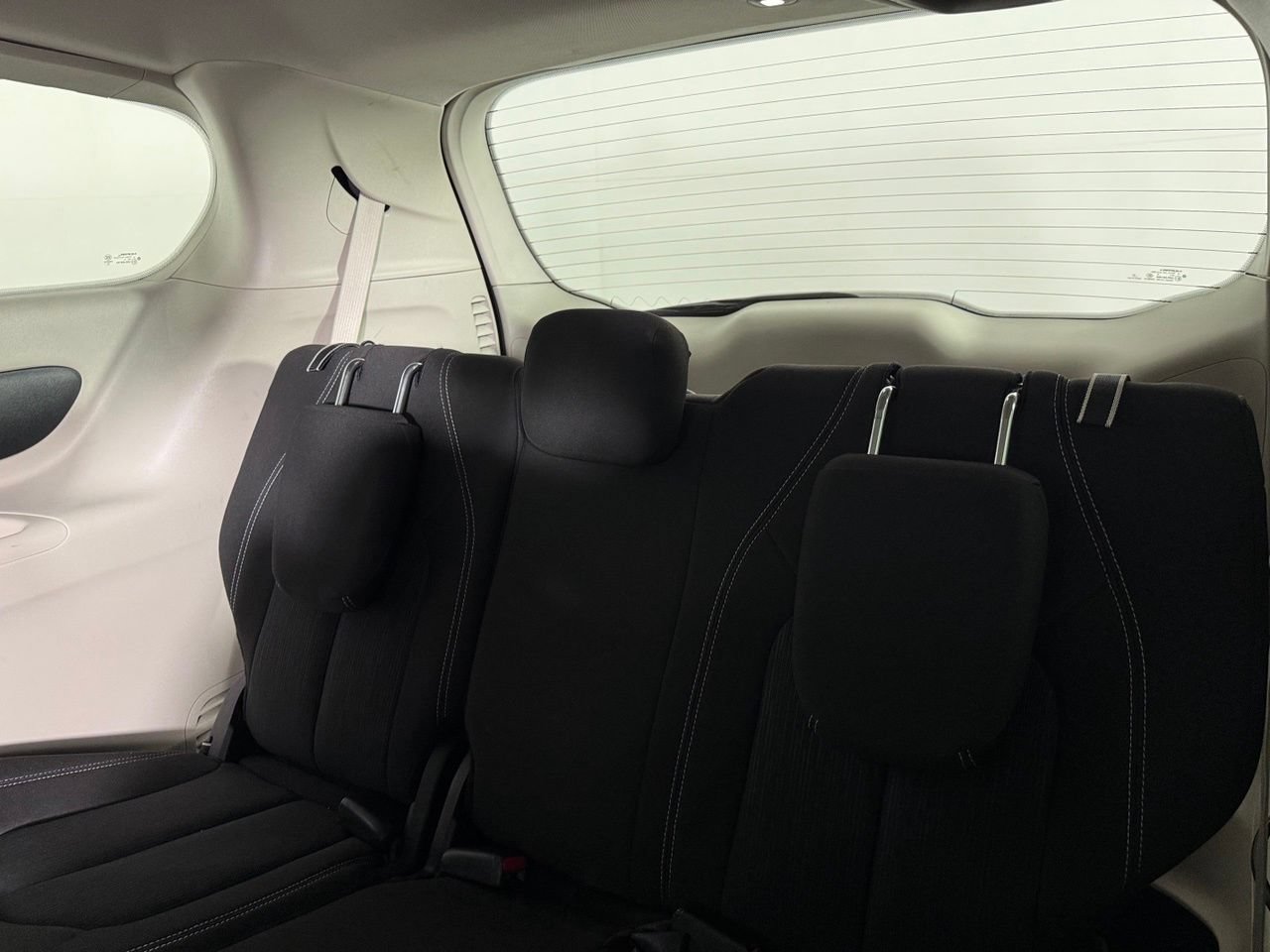 Used 2024 Chrysler Voyager LX FWD image 17