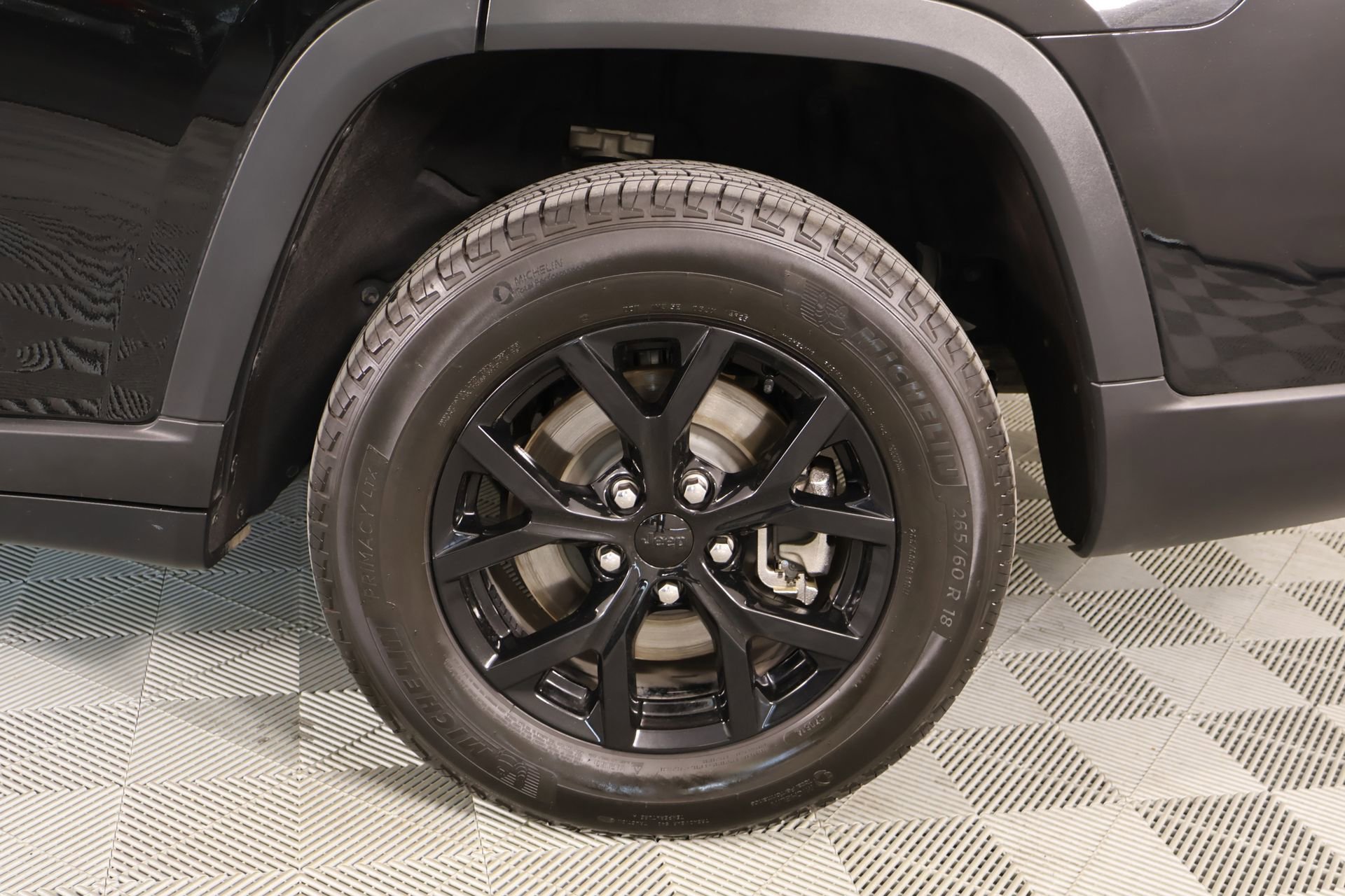 Used 2024 Jeep Grand Cherokee L Altitude RWD image 20