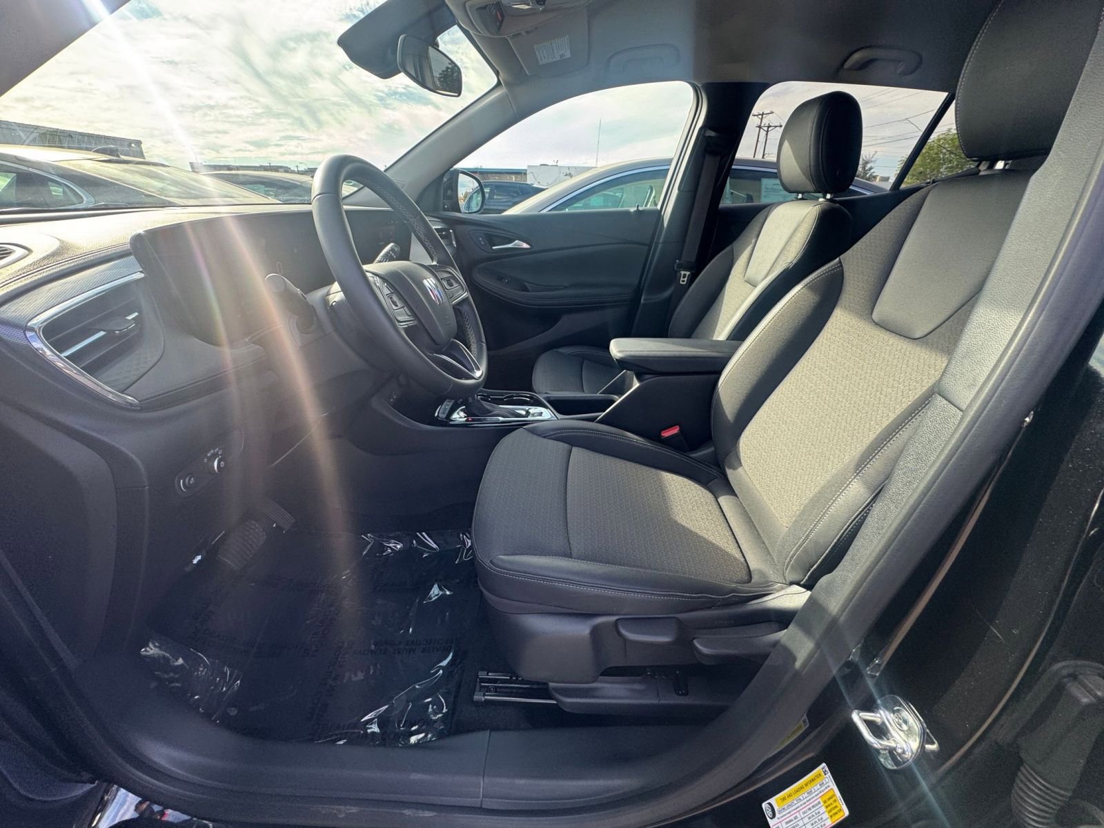 Used 2025 Buick Encore GX Preferred image 24