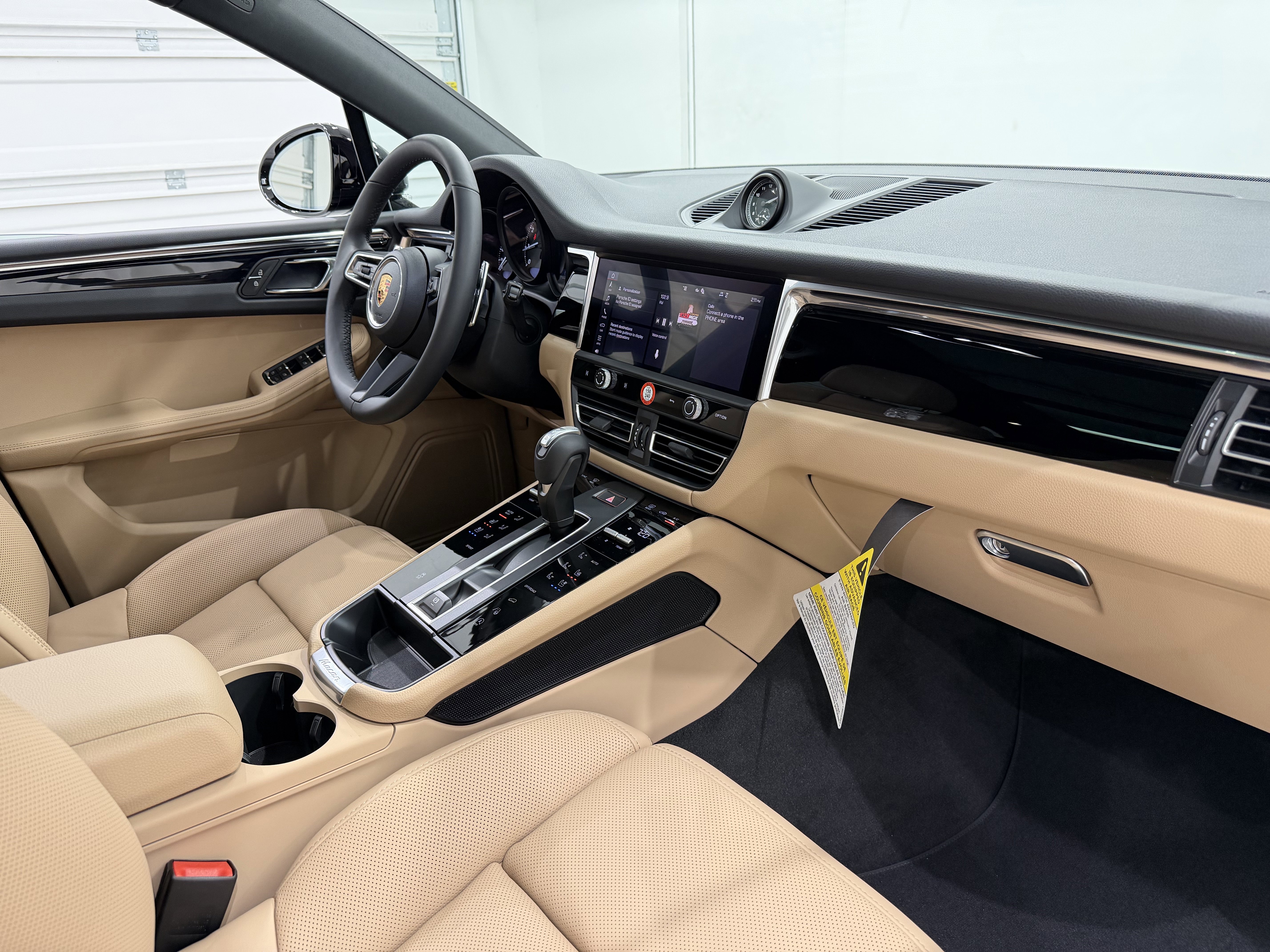 New 2026 Porsche Macan image 24