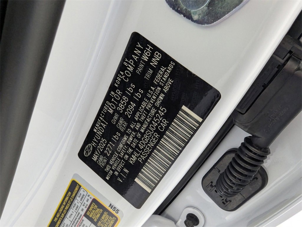 Certified 2025 Hyundai Elantra SE image 28