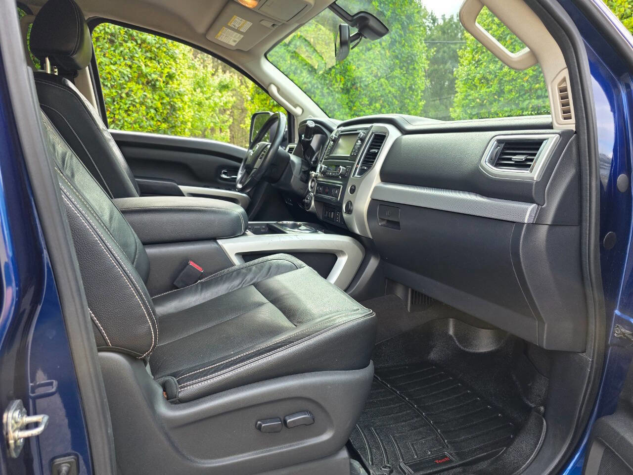 Used 2017 Nissan Titan PRO-4X w/ Pro-4x Convenience Package image 38