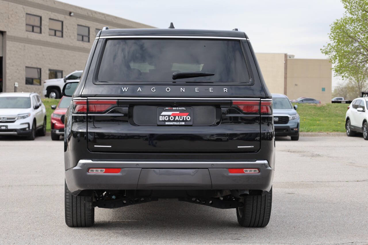 Used 2022 Jeep Wagoneer Series III w/ Premium Group I AWD/4WD image 10