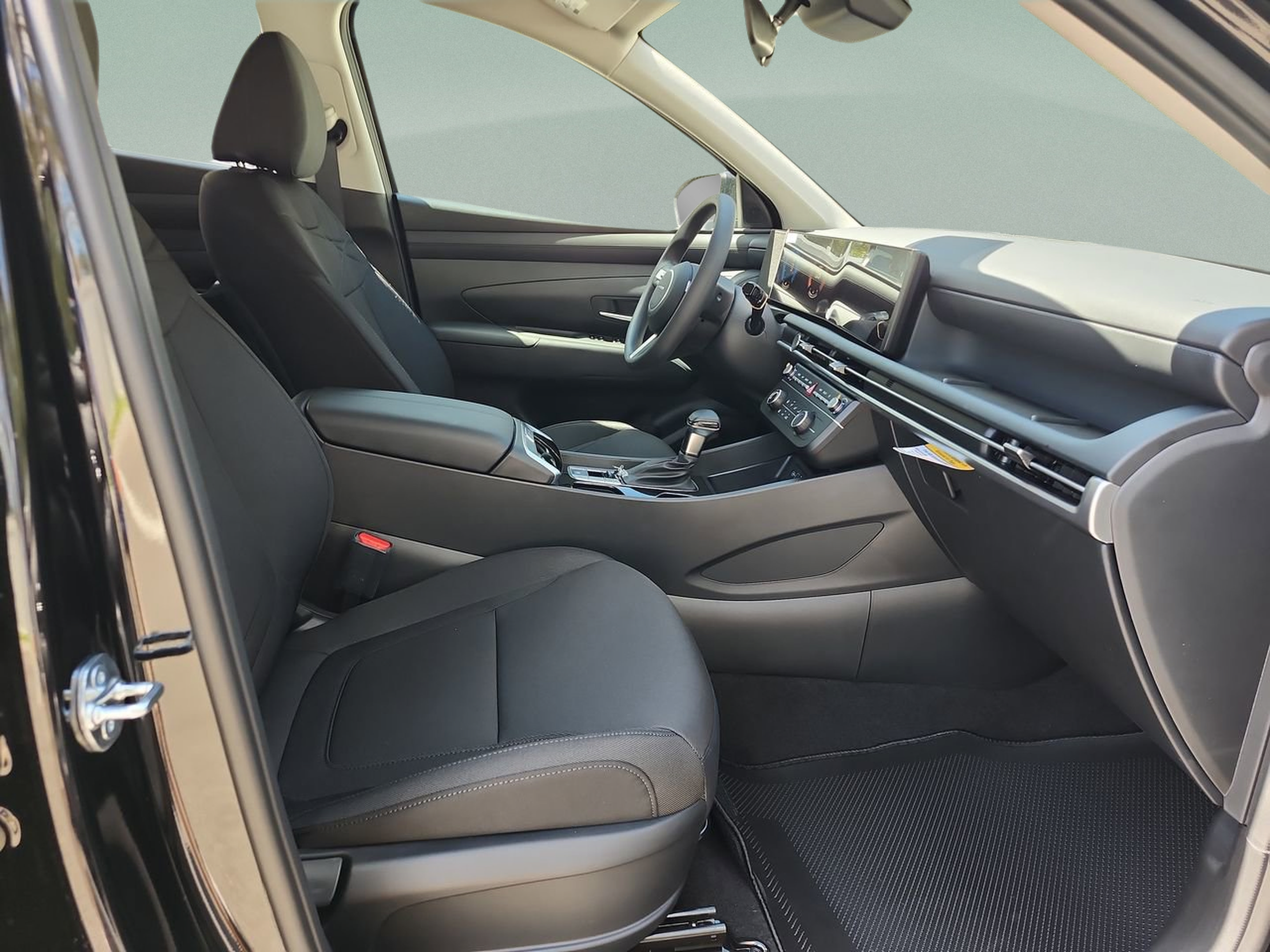 Certified 2026 Hyundai Tucson SE FWD image 19