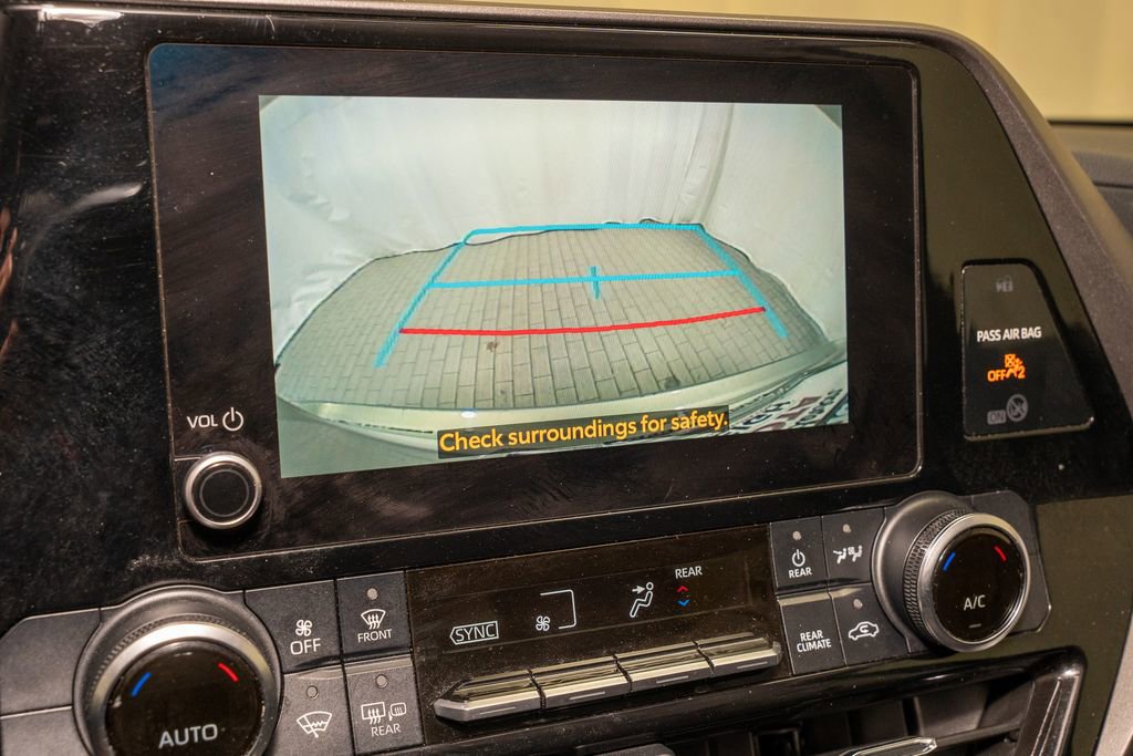 Used 2024 Toyota Highlander LE image 15