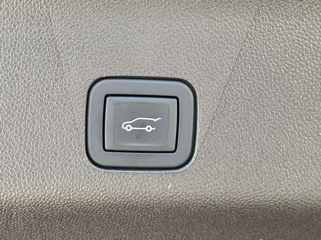 Used 2024 GMC Yukon Denali w/ Max Trailering Package image 13