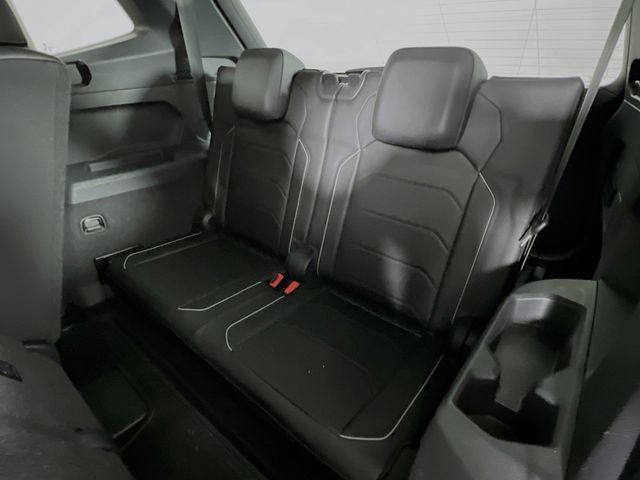 Used 2019 Volkswagen Tiguan SEL Premium R-Line w/ 3rd Row Seat Package AWD/4WD image 36