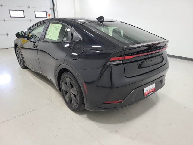 Certified 2025 Toyota Prius LE FWD image 5