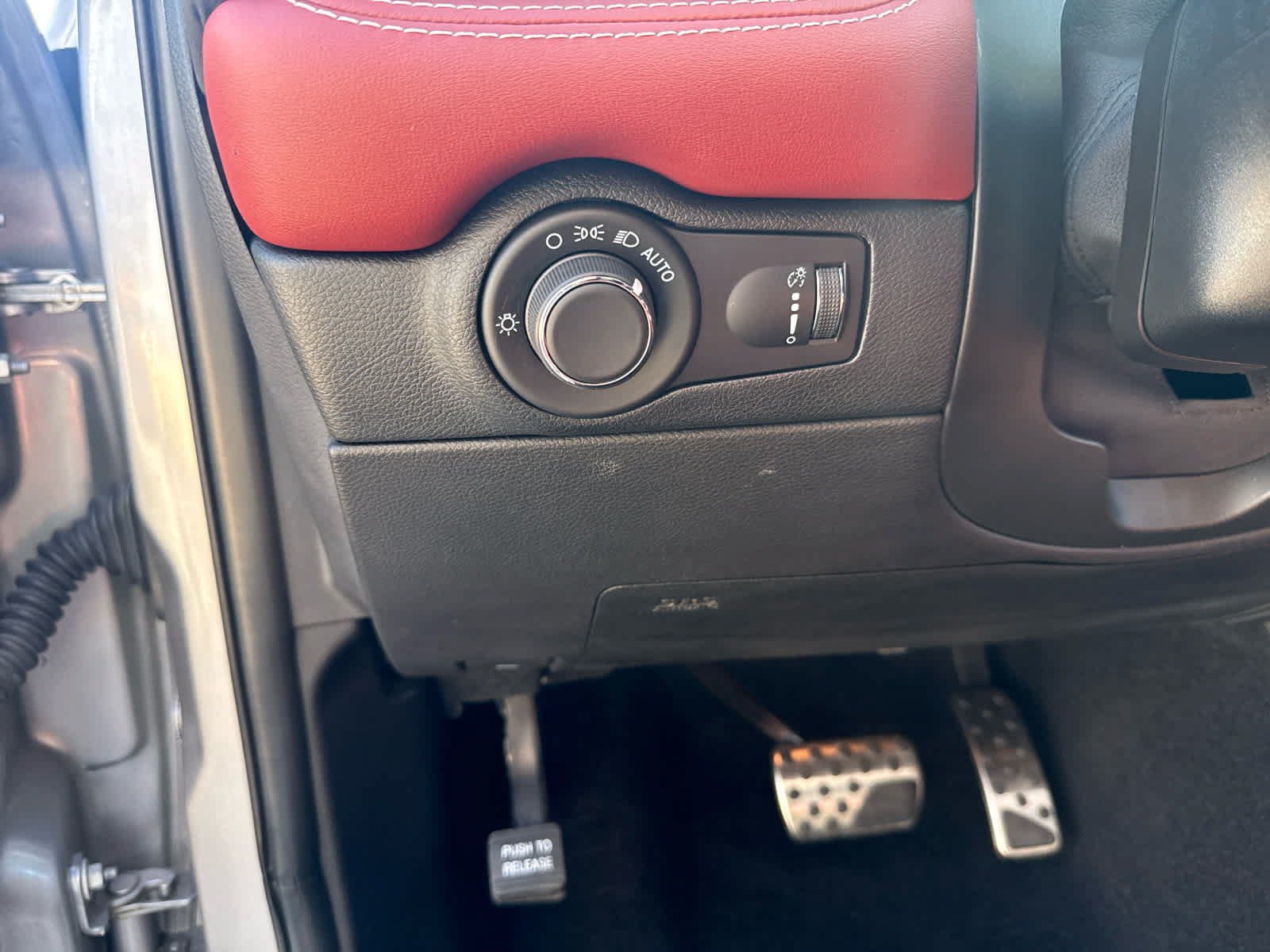 Used 2021 Dodge Durango SRT Hellcat w/ Premium Interior Group AWD/4WD image 28