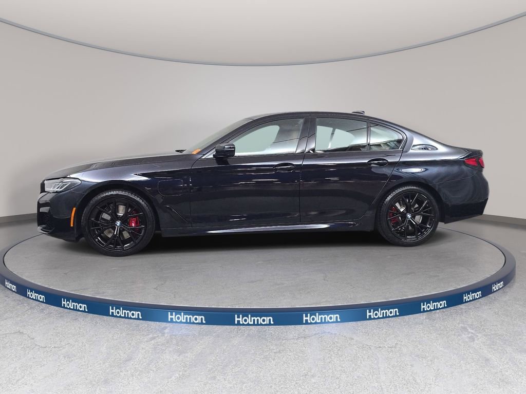 Used 2021 BMW 530e xDrive w/ M Sport Package AWD/4WD image 9