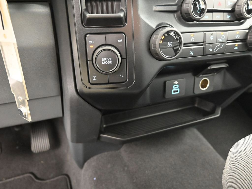 New 2026 Ford F350 4x4 Crew Cab Super Duty image 40