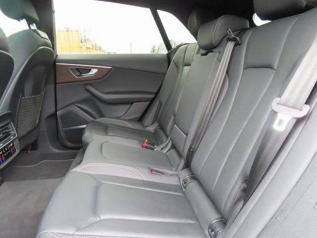Used 2023 Audi Q8 Premium Plus w/ Premium Plus Package image 36
