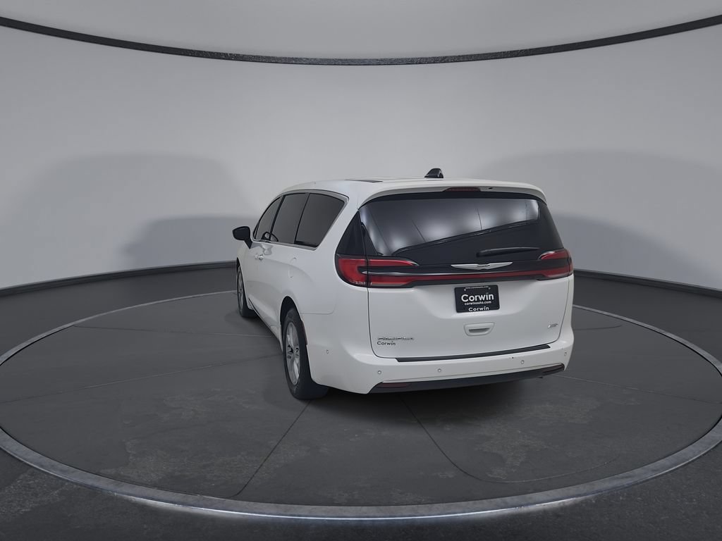 Used 2025 Chrysler Pacifica Select AWD/4WD image 14