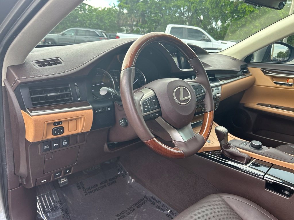 Used 2018 Lexus ES 350 w/ Premier Package FWD image 12