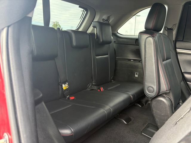 Used 2019 Toyota Highlander SE w/ Nightshade Edition image 17