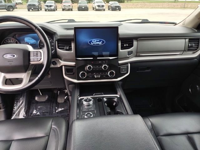 Used 2022 Ford Expedition XLT AWD/4WD image 13