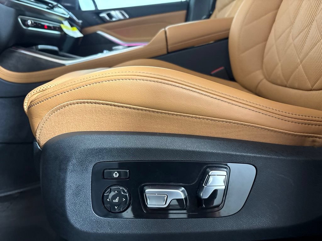 Certified 2026 BMW X7 xDrive40i w/ M Sport Package AWD/4WD image 29