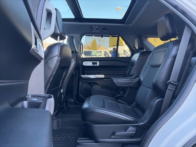 Used 2023 Ford Explorer Limited w/ Limited Technology Package image 13