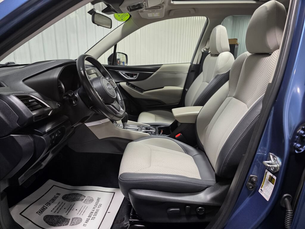 Used 2023 Subaru Forester Premium AWD/4WD image 9