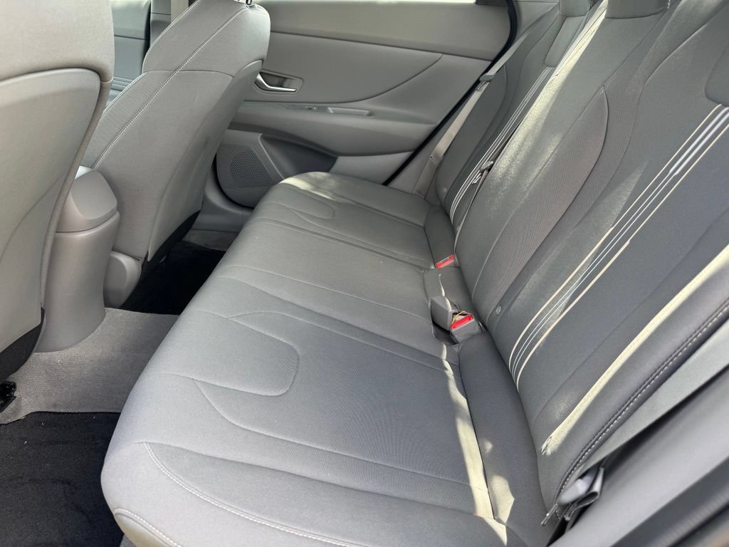 Used 2023 Hyundai Elantra SEL w/ Convenience Package FWD image 11