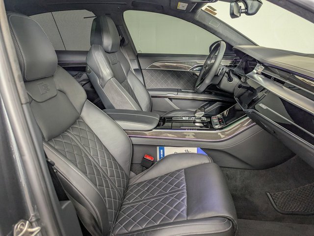 Used 2024 Audi S8 image 29