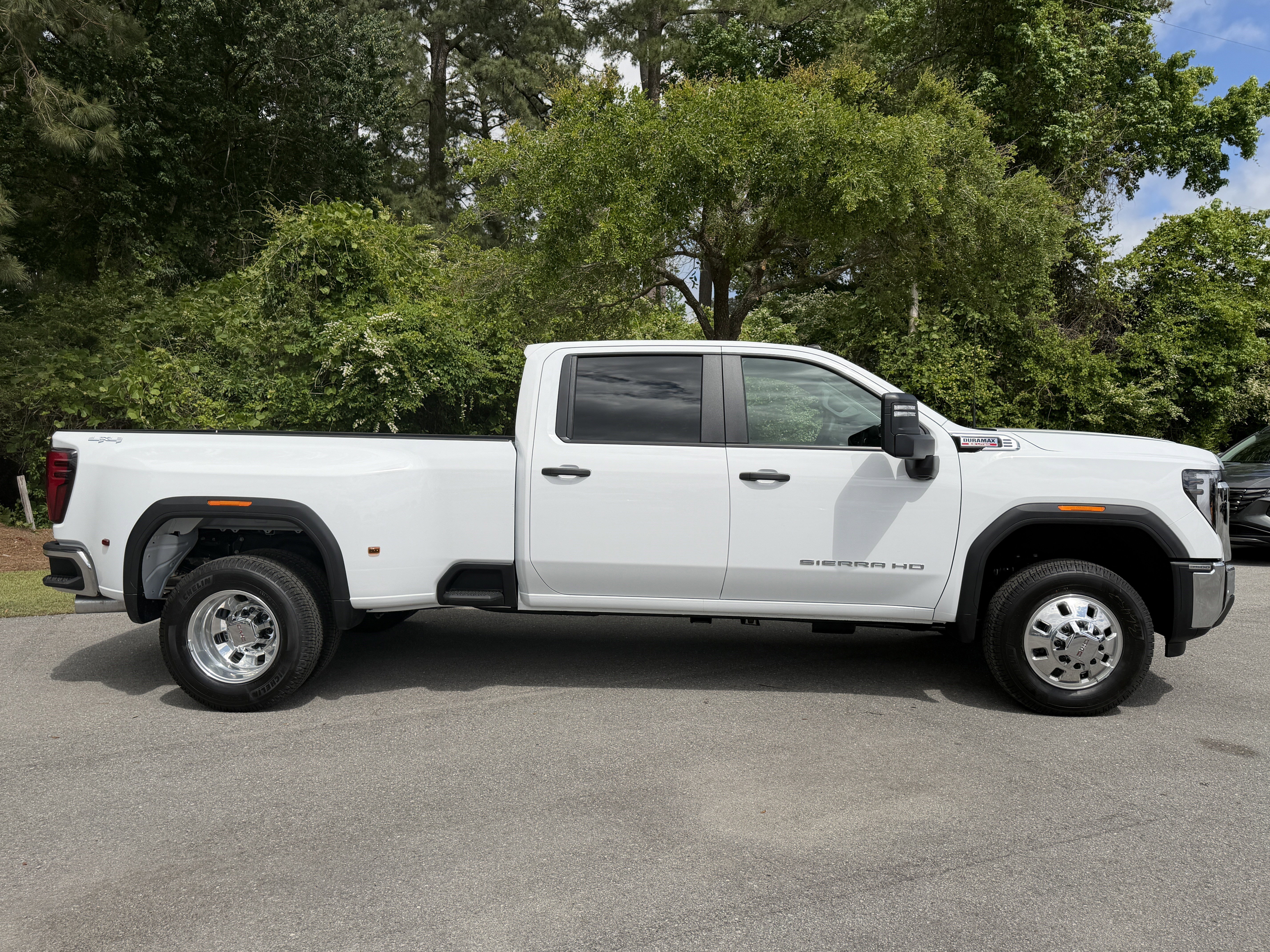 New 2026 GMC Sierra 3500 Pro w/ 1SA Pro Safety Plus Package AWD/4WD image 31