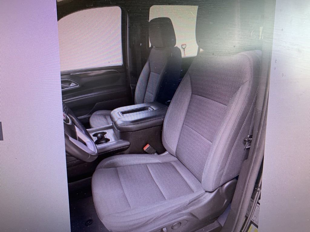 Used 2023 GMC Yukon SLE image 2