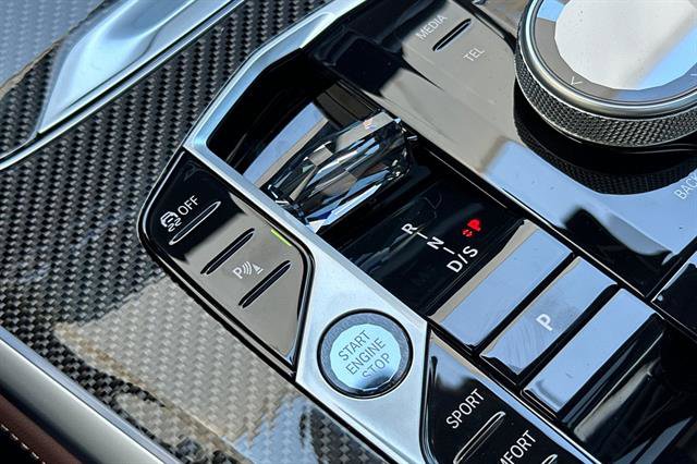 New 2026 BMW X5 M60i w/ Executive Package image 25