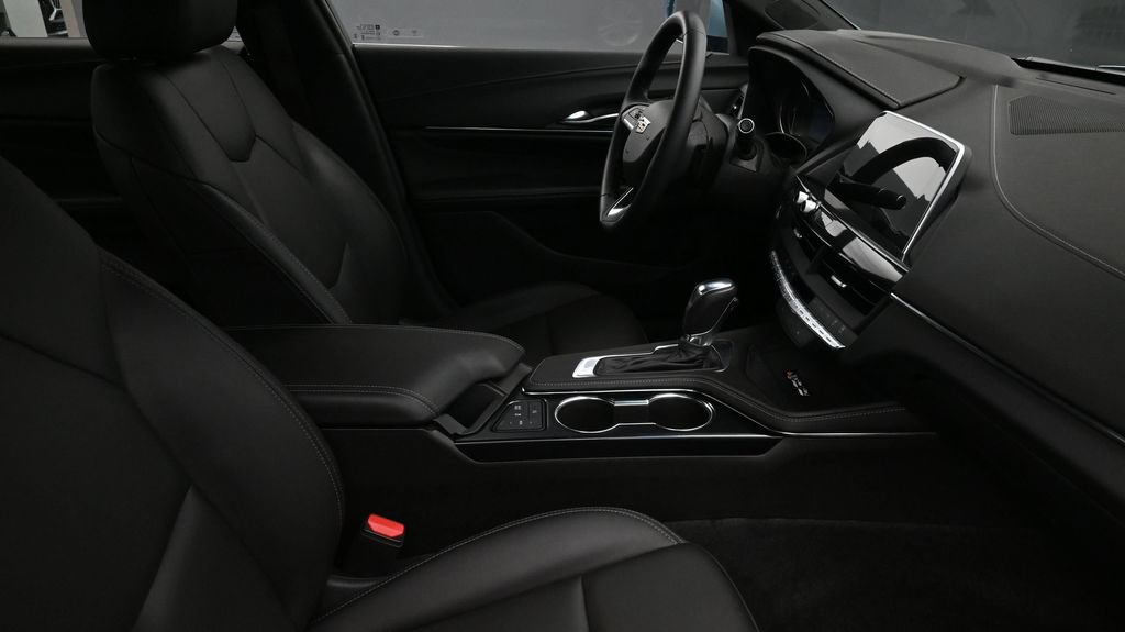 Certified 2023 Cadillac CT4 Luxury RWD image 2